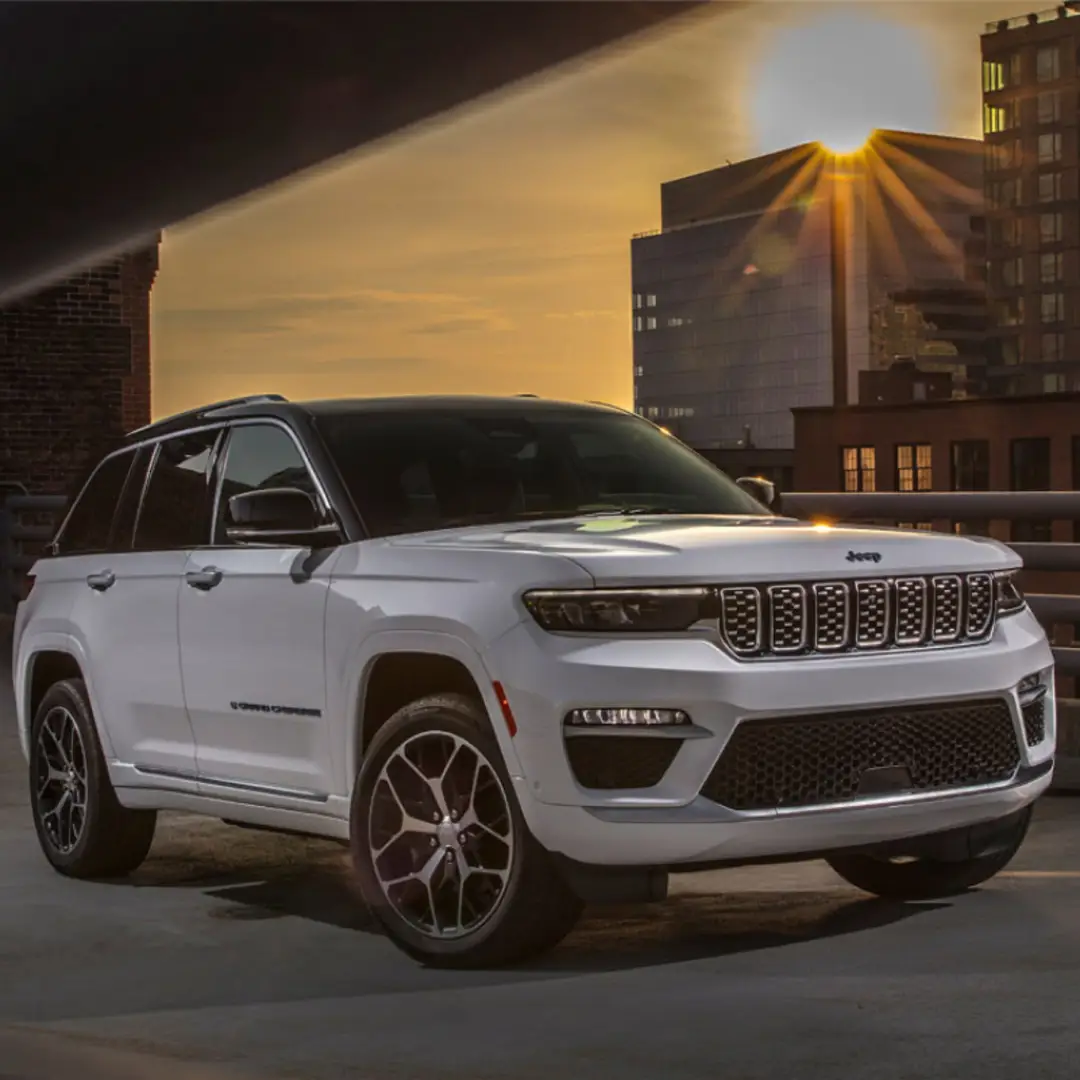 Jeep Grand Cherokee 2.0 Plug-in Hybrid Overland Tua da €94.000 oppure con Finanziamento da €0 al mese per i primi 24 mesi e anticipo €47.000