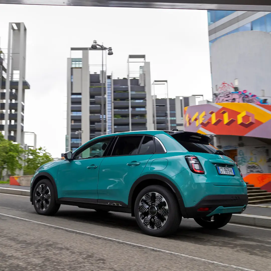 FIAT 600 Hybrid - Tua da €20.350 o con Finanziamento da €199 al mese